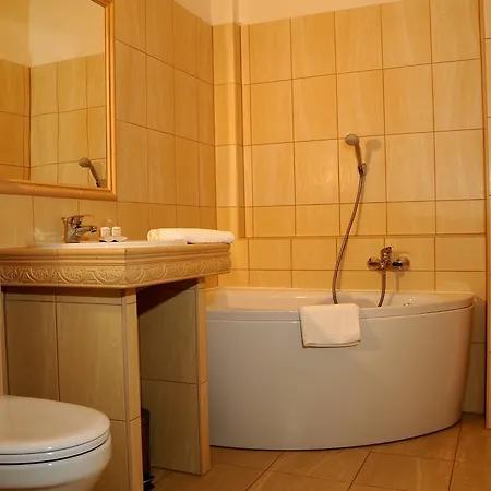 Folwark Stara Winiarnia Hotel