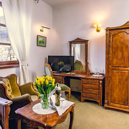 Folwark Stara Winiarnia 3*