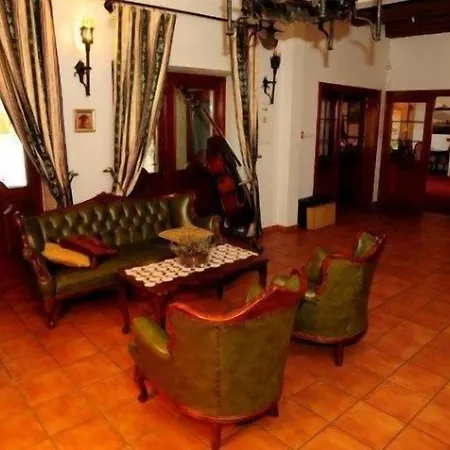 Folwark Stara Winiarnia 3* Mszana Dolna