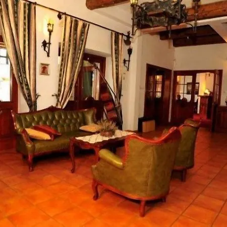 Folwark Stara Winiarnia 3* Mszana Dolna