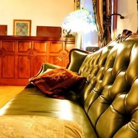 Folwark Stara Winiarnia 3*