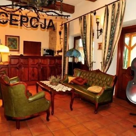 Folwark Stara Winiarnia Hotel 3*