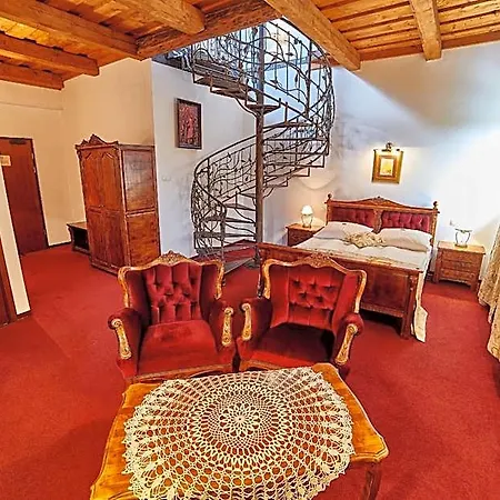Folwark Stara Winiarnia 3* Mszana Dolna