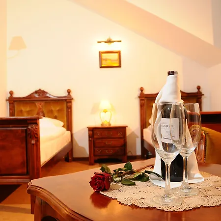 Folwark Stara Winiarnia Hotel