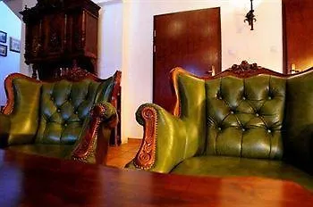 Hotel Folwark Stara Winiarnia 3*