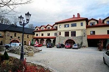 Folwark Stara Winiarnia 호텔 3*