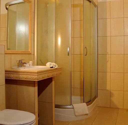 Hotel Folwark Stara Winiarnia 3*