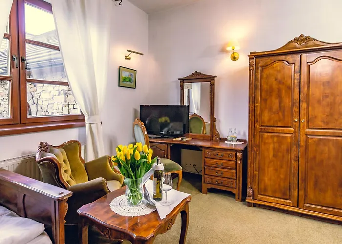 Folwark Stara Winiarnia 3*