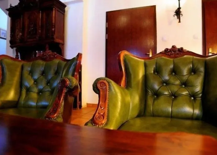 Hotel Folwark Stara Winiarnia 3*