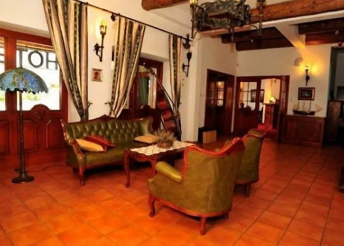 Folwark Stara Winiarnia 3* Mszana Dolna