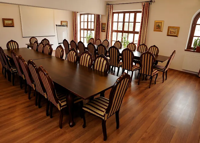 Folwark Stara Winiarnia 호텔 므사나 돌나