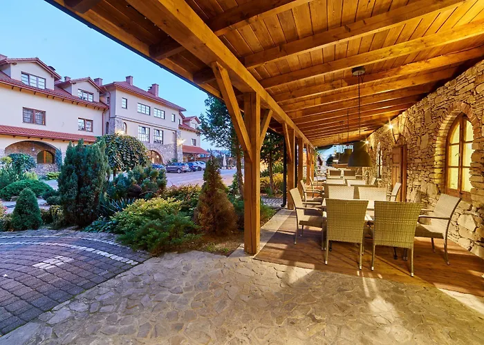 Folwark Stara Winiarnia 3* 므사나 돌나