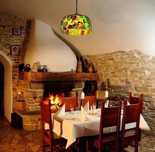 Hotel Folwark Stara Winiarnia 3*